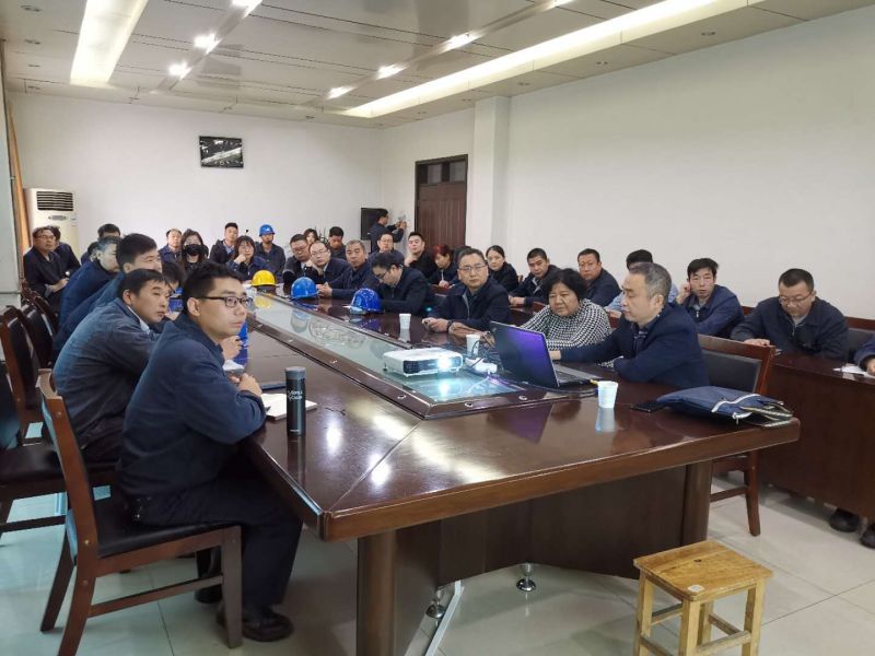 
				   
					學(xué)習固體廢物防治法、提高環(huán)境治理能力——黃河同力舉辦新版《固體廢物污染環(huán)境防治法》培訓班
				 