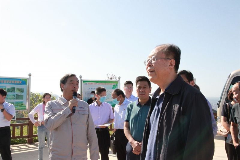 
				   
					河南省人大常委會(huì )黨組副書(shū)記、副主任馬懿一行到洛陽(yáng)黃河同力調研
				 