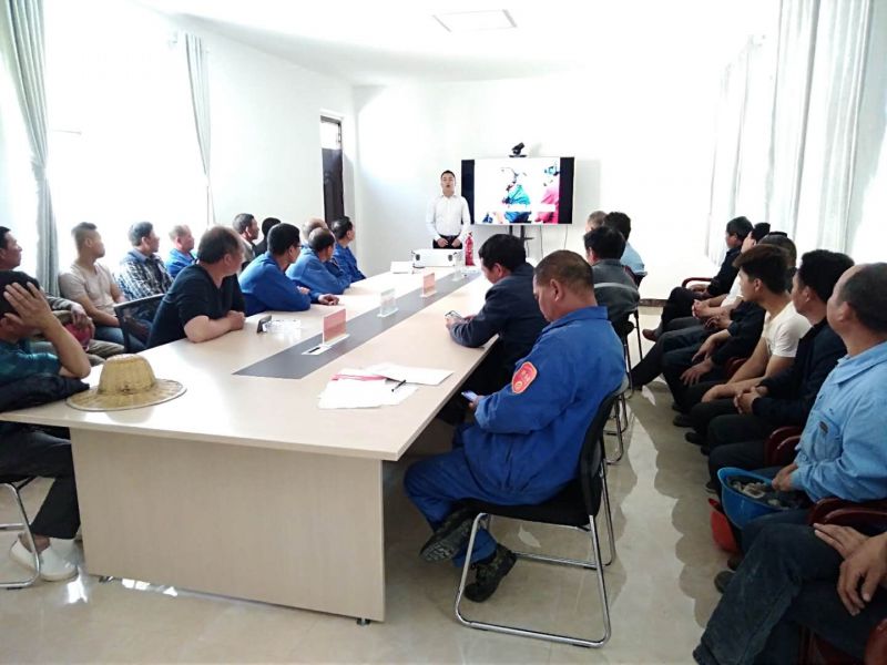 
				   
					黃河同力鹿角嶺礦山舉行滑塌、消防事故應急救援演練
				 